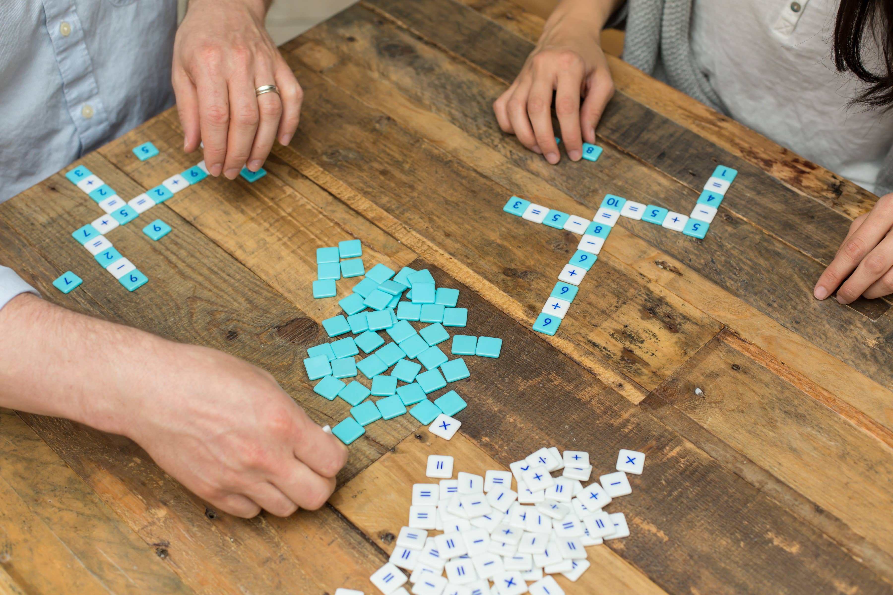 Möbi Original Tile Game