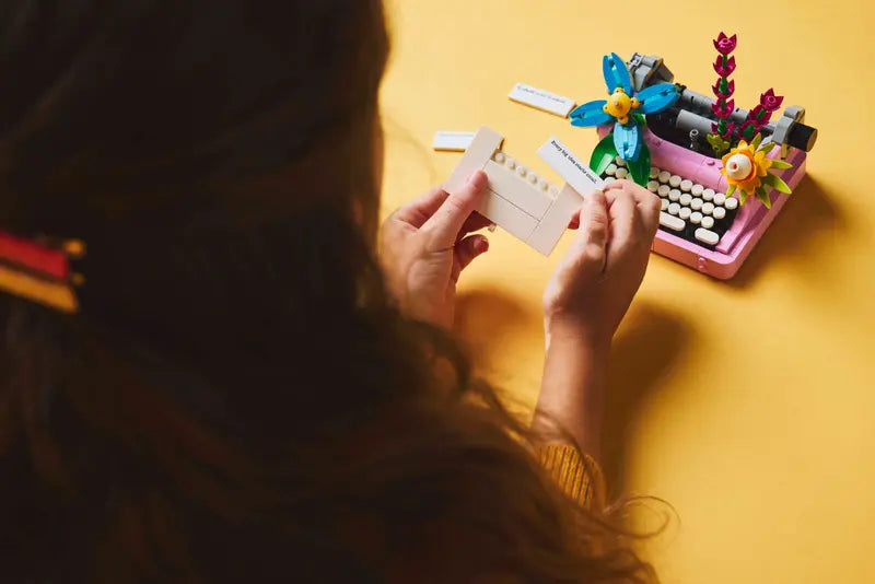 Creator - Typewriter with Flowers