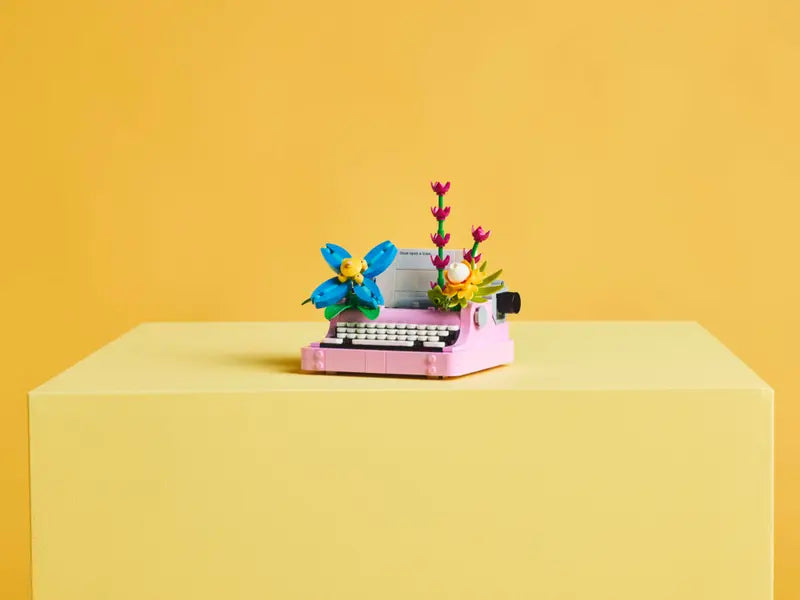 Creator - Typewriter with Flowers