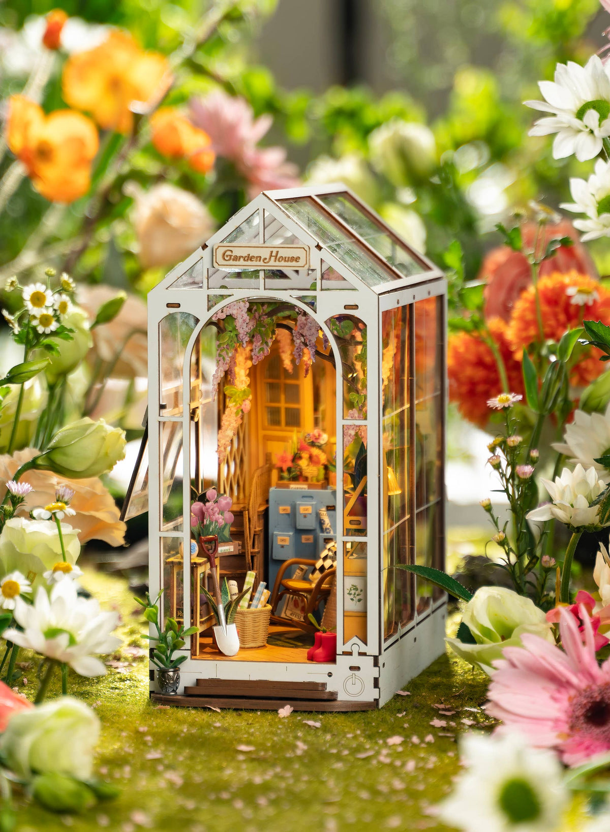 DIY Book Nook Kit: Garden House